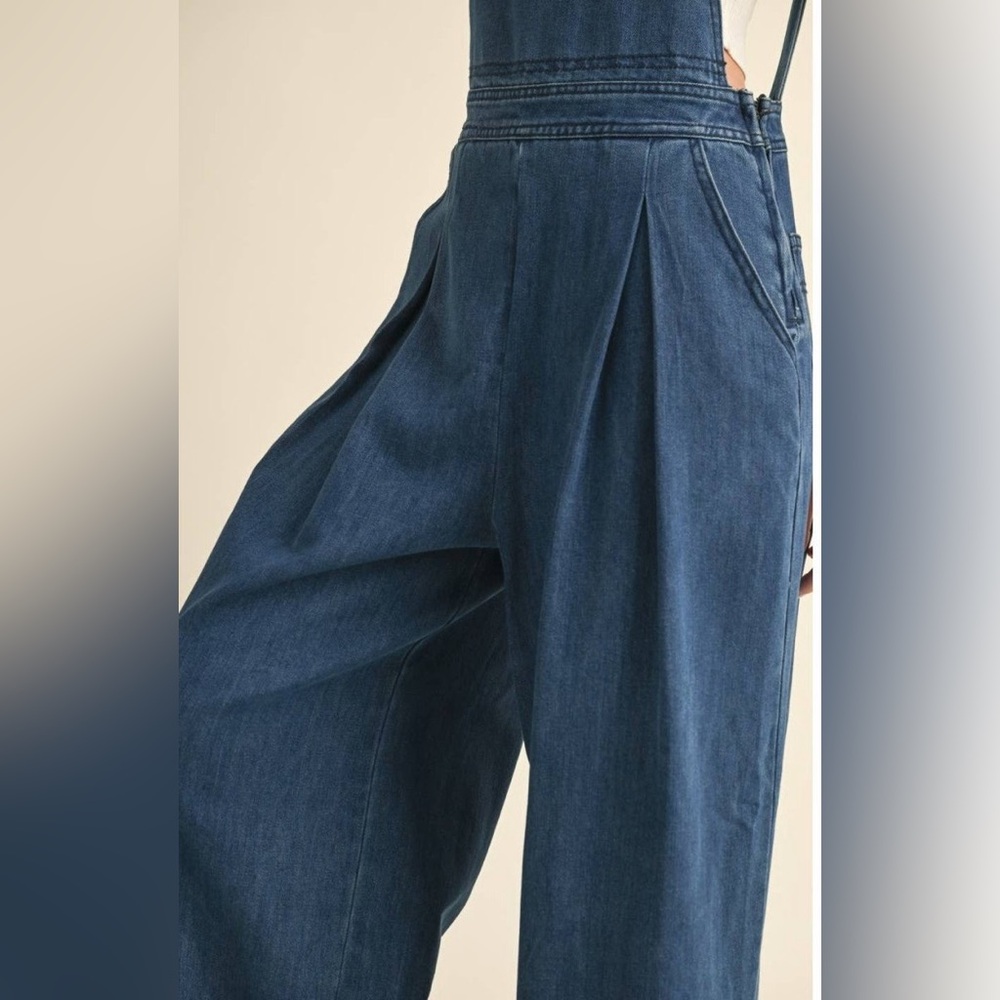 Women's Denim Overalls - Picture 4 of 6